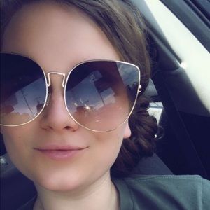 Meet your Posher, Alli